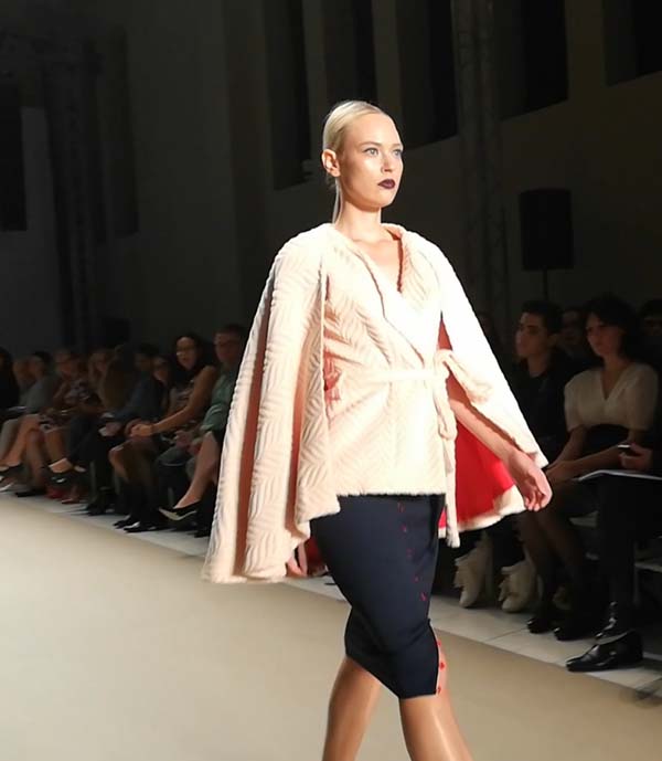 ДИЛЯНА МАТЕЕВА ПРЕДСТАВИ БЪЛГАРИЯ НА СЕДМИЦАТА НА МОДАТА В ГЪРЦИЯ